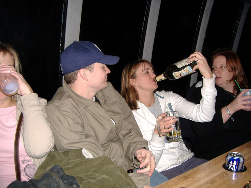 tabtakingshotsonpartybus